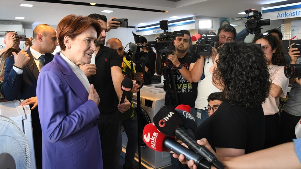 Akşener: "Herkes ev sahipleriyle karşı karşıya. Bu d&uuml;zelmiyorsa d&uuml;zeltecek kişiler gelecek&rdquo;&nbsp;