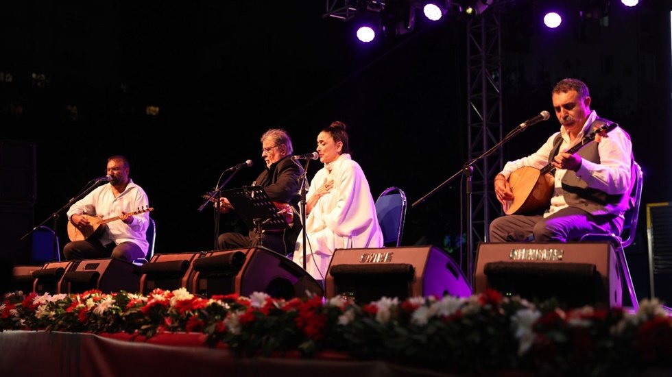 Ataşehir'de halk m&uuml;ziği r&uuml;zg&acirc;rı