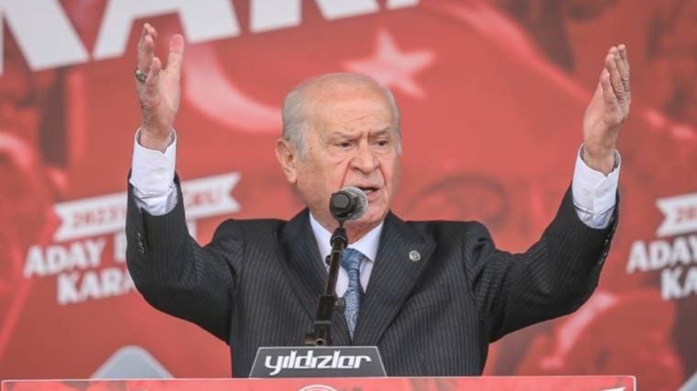 MHP&rsquo;nin se&ccedil;im beyannamesinde &ldquo;yeni anayasa&rdquo; vaadi&hellip;