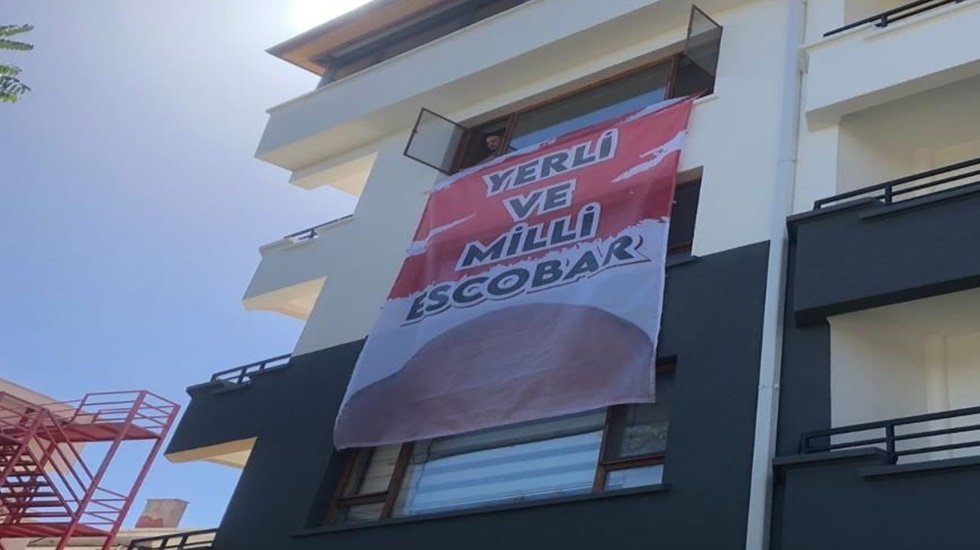 Bakan Soylu'ya y&ouml;nelik asılan pankart i&ccedil;in Polis harekete ge&ccedil;ti