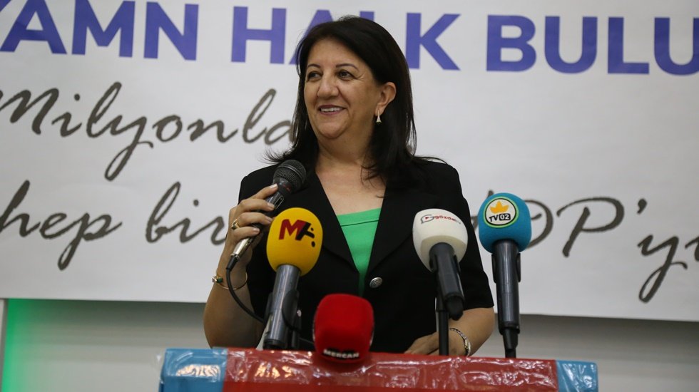 Buldan: HDP&rsquo;nin coşkuyla karşılandığını g&ouml;ren iktidar panikliyor&hellip;