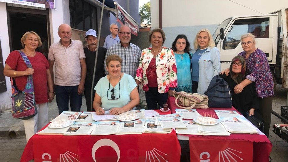 CHP Bilecik İl Kadın Kolları Pazaryeri il&ccedil;esinde &ccedil;alışmalarına hız verdi