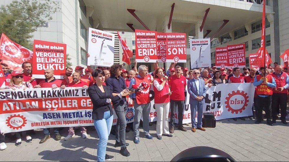 DİSK&rsquo;ten vergide adalet eylemi: &ldquo;İş&ccedil;ilere zengin muamelesi yapılıyor&rdquo;