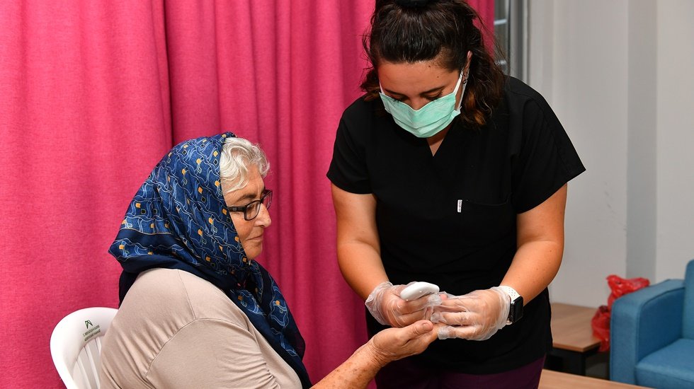 Emekli Evi &Uuml;yelerine Alzheimer testi Yapıldı