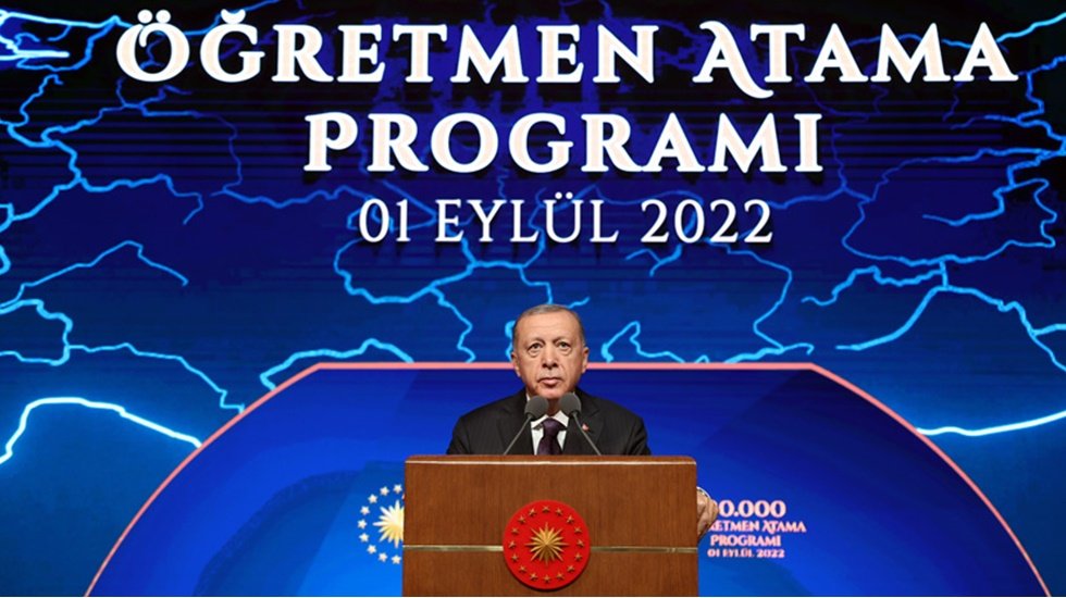 Erdoğan&rsquo;dan &ouml;ğretmenlere: &ldquo;Siz eğitim &ouml;ğretim mimarı mısınız sokakta &ccedil;apulcu musunuz?&rdquo;
