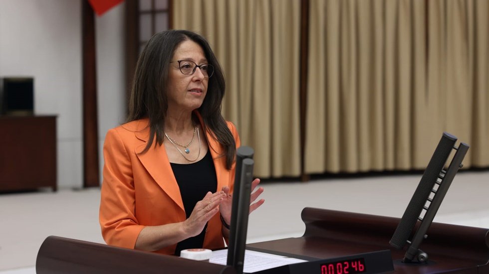 Oya Ersoy: MEB gerici vakıf ve cemaatlerle yaptığı protokolleri iptal etmelidir!