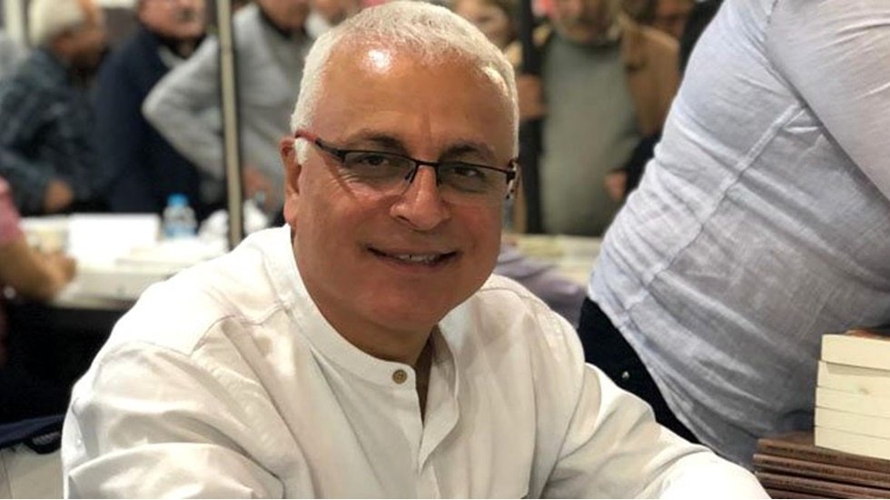 Merdan Yanardağ ile dayanışma &ccedil;ağrısı: Meslektaşları kitaplarını imzalayacak