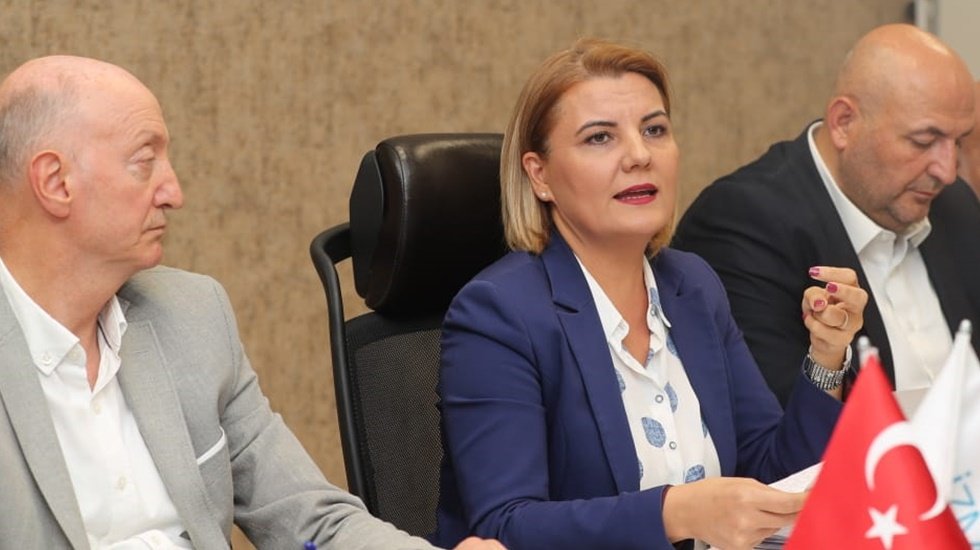 H&uuml;rriyet: "B&uuml;y&uuml;kşehir 200 araca 40 milyon deyip, 64 araca 70 milyondan fazla verdi!"