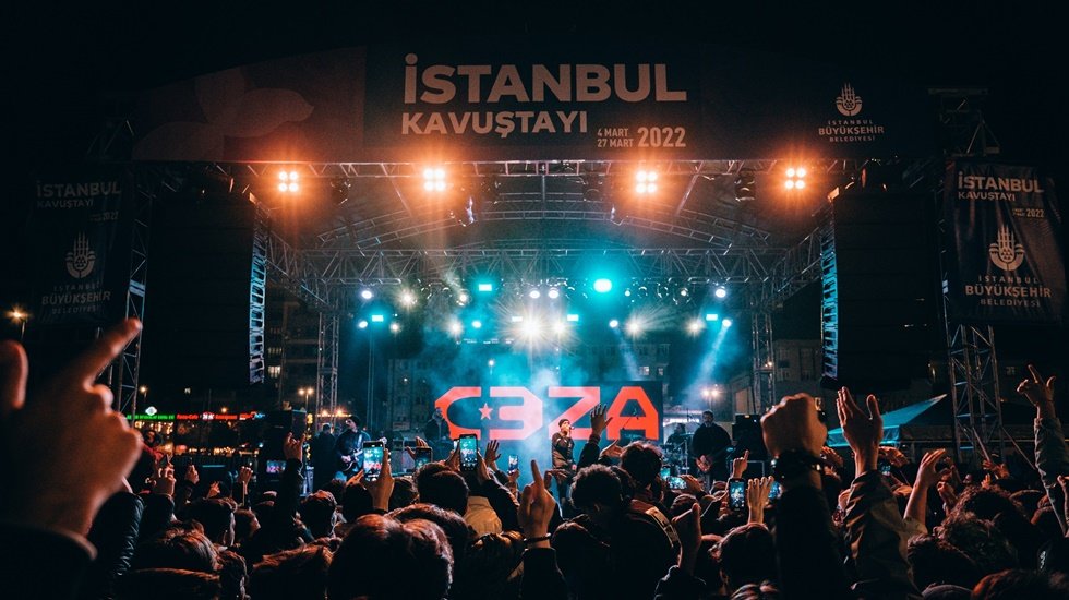 İstanbul’un 10 meydanında 10 konser