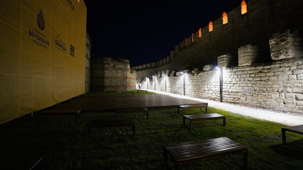 Mevlanakapı ve Silivrikapı Kara Surları çalışması tamamlanarak ziyarete açıldı...