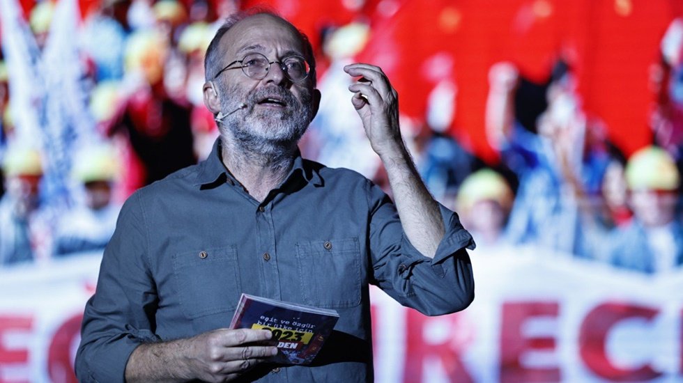 Okuyan: "Sosyal demokrasi ve liberalizmden kopan bir sol &ouml;n&uuml;n&uuml; a&ccedil;ar"
