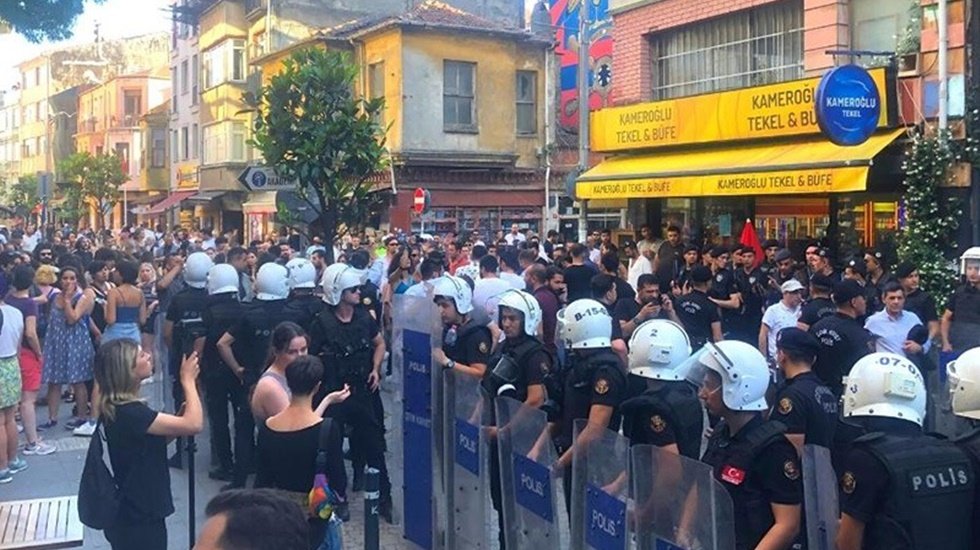 Oya Ersoy, gazeteci Tuğ&ccedil;e Yılmaz&rsquo;ın polis tarafından taciz edilmesini meclis g&uuml;ndemine taşıdı...