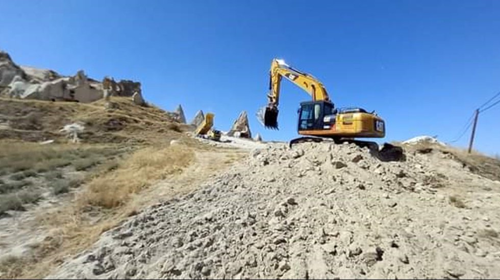 Peribacaları b&ouml;lgesine K&uuml;lt&uuml;r ve Turizm Bakanlığı tarafından kara yolu yapılıyor.