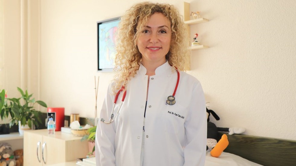 Prof. Dr. Ayşe Tana Aslan: "12 yaş &uuml;zeri &ccedil;ocuklar okullar a&ccedil;ılmadan aşılanmalı"