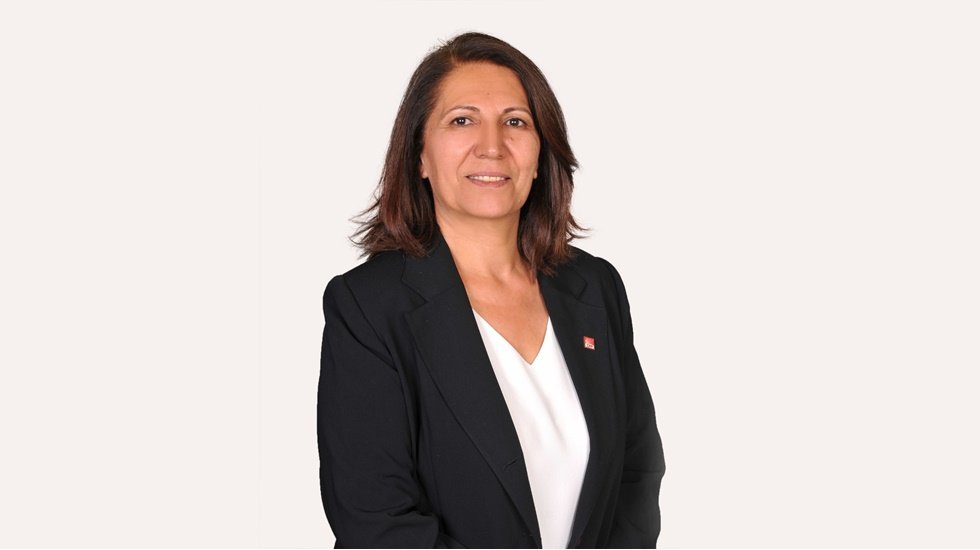 Suna &Ccedil;ınar Başkanlığa aday oldu