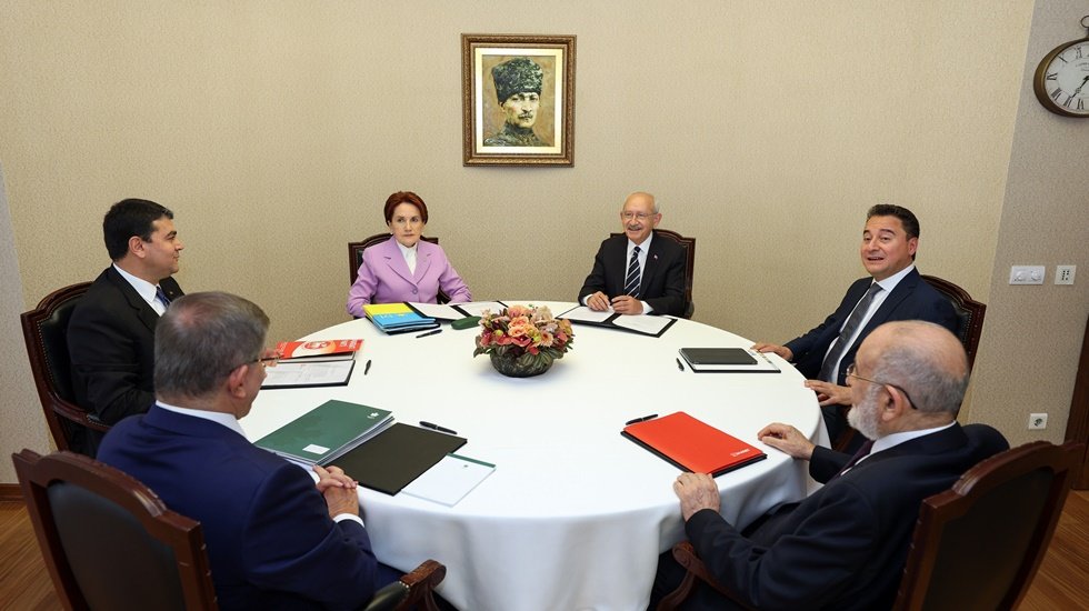 Davutoğlu: '6. Masayı Kılı&ccedil;daroğlu ile Akşener değil, hepimiz birlikte yaptık'