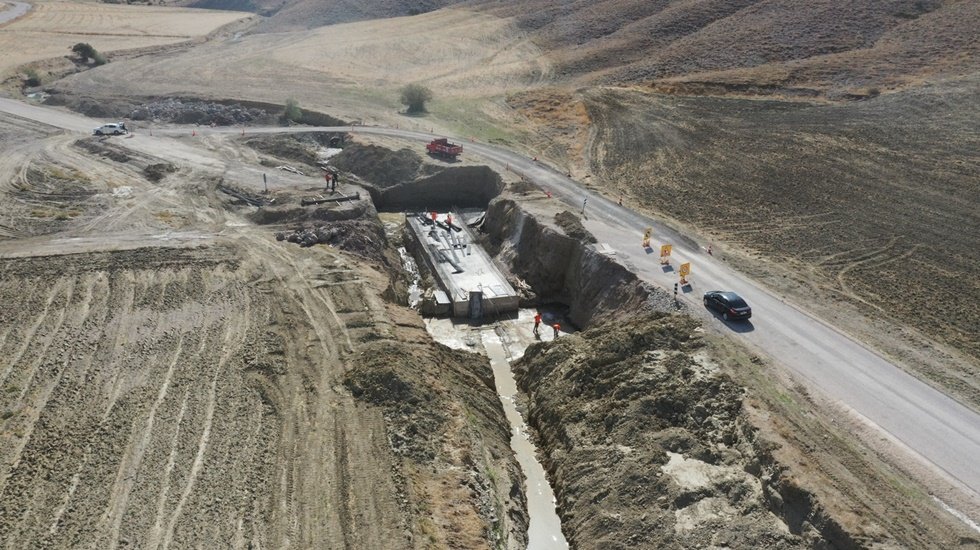 ABB 24 il&ccedil;ede toplam 201 noktada menfez ve dere ge&ccedil;iş k&ouml;pr&uuml;s&uuml; &ccedil;alışması başlattı.