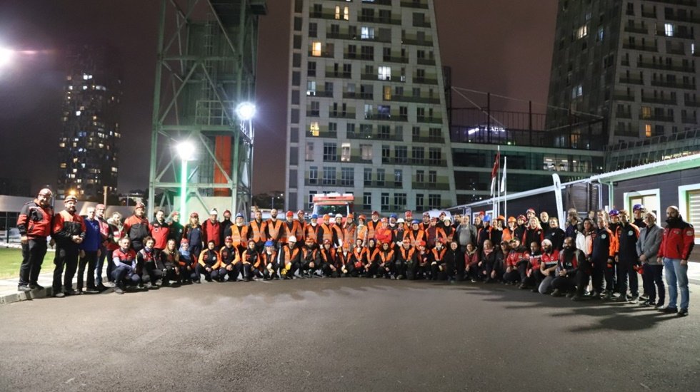 Afetlere karşı gece tatbikatı...