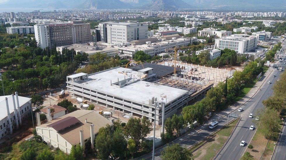 Akdeniz &Uuml;niversitesi Katlı Otopark Projesi inşaatının y&uuml;zde 80&rsquo;i tamamladı...