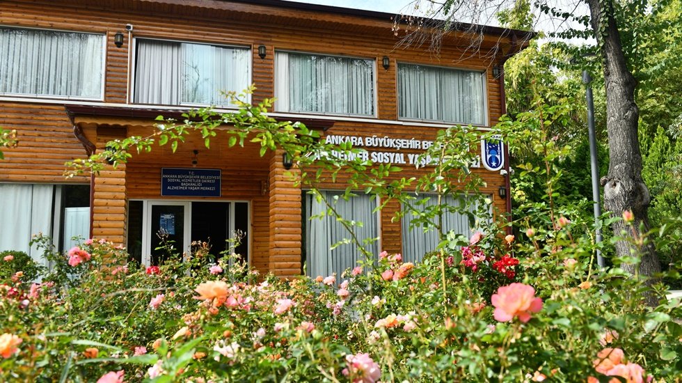 Alzheimer Sosyal Yaşam Merkezi demans hastalarına ücretsiz hizmet veriyor.