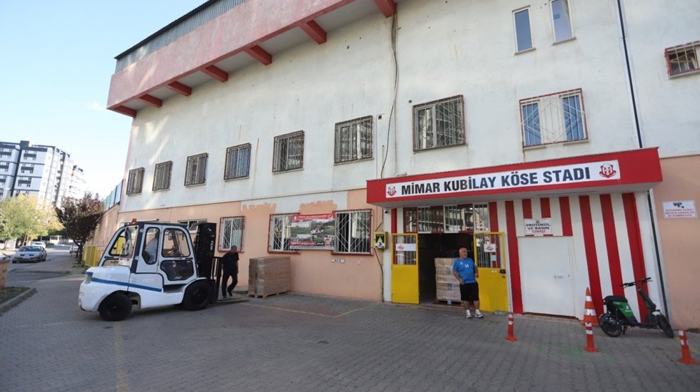 Amatör Spor Kulüplerine Kartal Belediyesi’nden içme suyu desteği