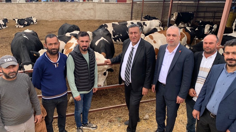 Besiciler: &ldquo;Ahır giderleri katladı, aşı dahi k&uuml;lfete d&ouml;nd&uuml;. Hayvan aşıları &uuml;cretsiz yapılmalı&rdquo;