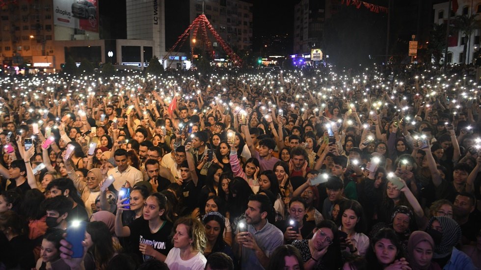 Bornova’da coşku dolu 99. Yıl kutlamaları