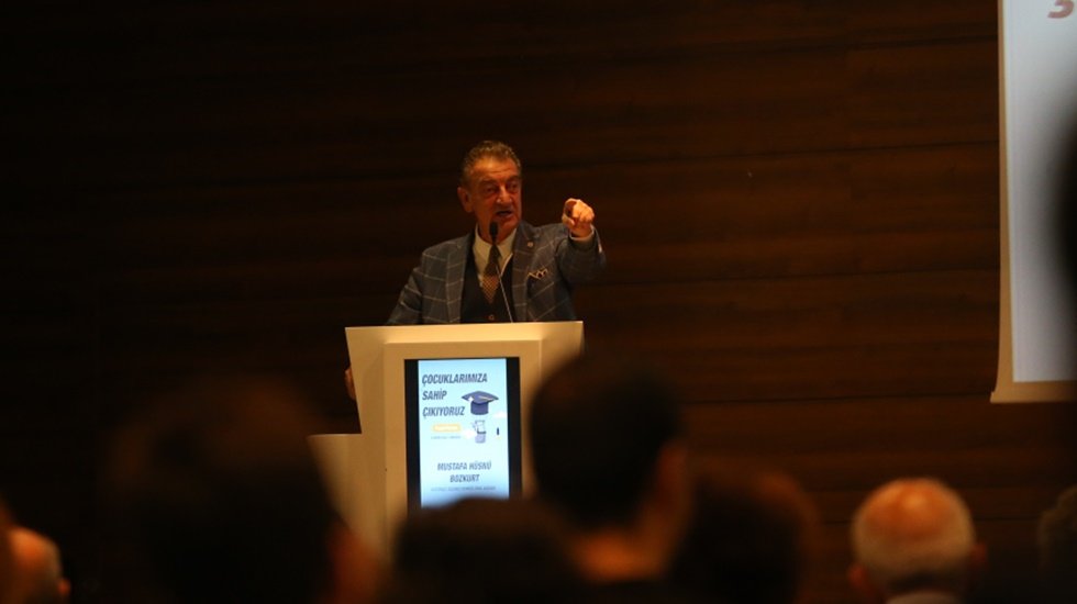 Bozkurt: &ldquo;Atat&uuml;rk d&uuml;şmanı cemaat ve tarikatlara emanet edilmiş bir gen&ccedil;likle karşı karşıyayız&rdquo;