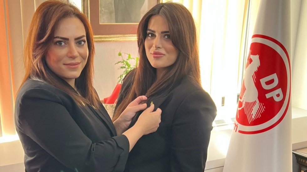 B&uuml;lent Arın&ccedil;'ın yeğeni Demokrat Partiye ge&ccedil;ti