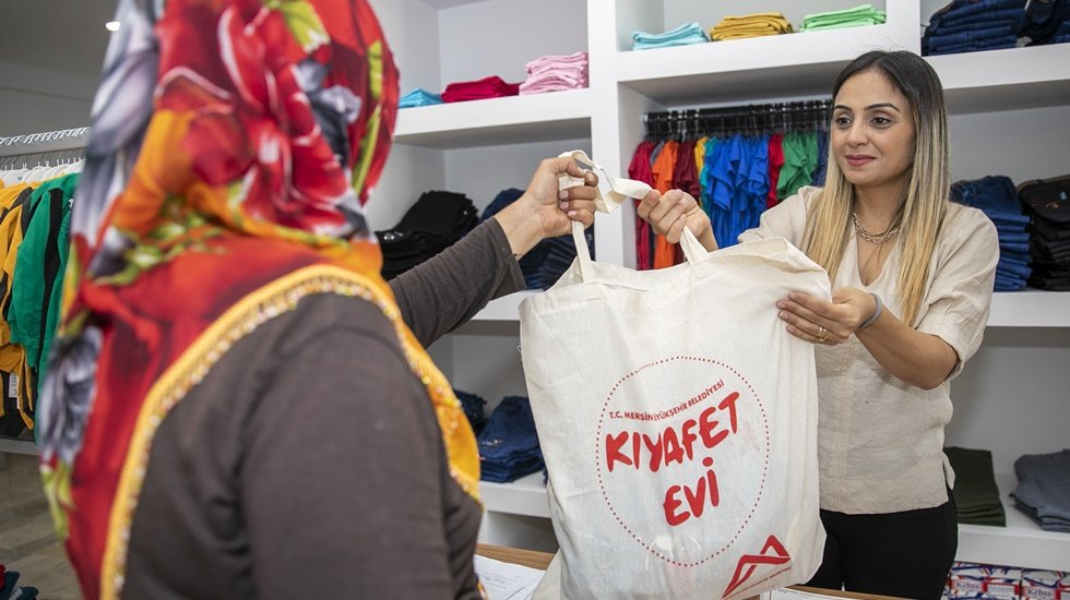B&uuml;y&uuml;kşehir&rsquo;den, dar gelirli vatandaşlara kıyafet desteği&hellip;