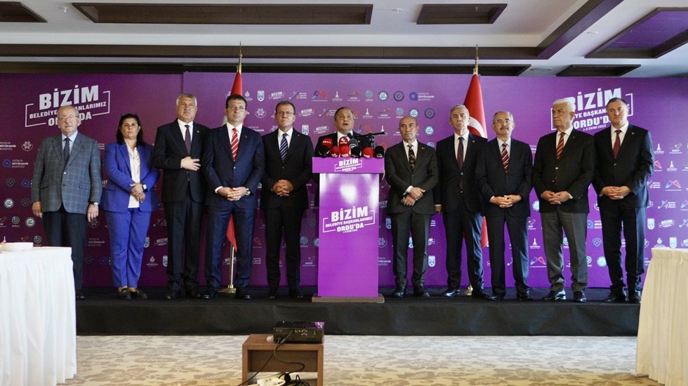 CHP'li belediye başkanından ortak a&ccedil;ıklama...