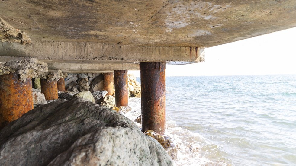 Dalgaların oluşturduğu zemin &ccedil;atlakları dolduruldu