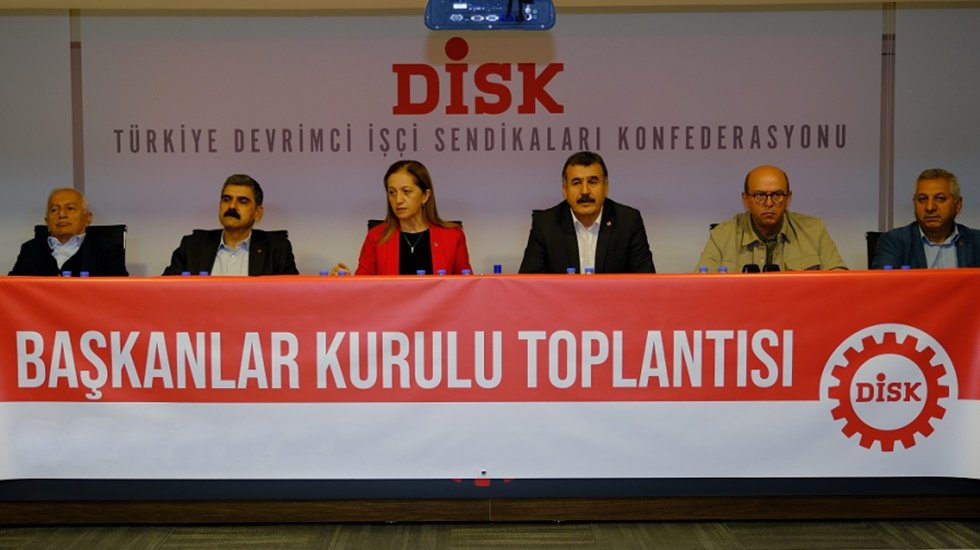 DİSK: &ldquo;T&uuml;rkiye tarihinin en sert b&ouml;l&uuml;ş&uuml;m krizi ile karşı karşıyayız&rdquo;