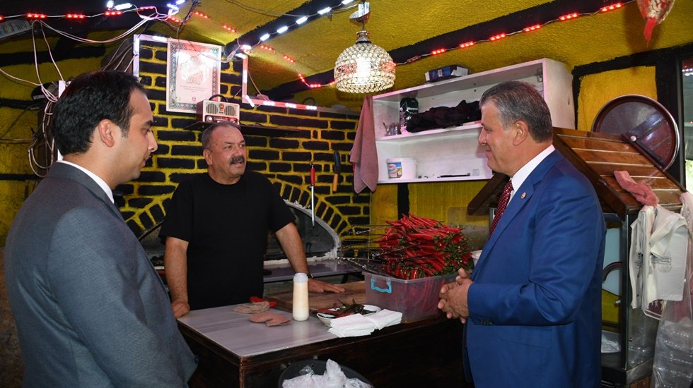 Esnaf: "Faturalarımız katlanırken gelirimiz d&uuml;ş&uuml;yor. Artık faturaları &ouml;deyemez haldeyiz"