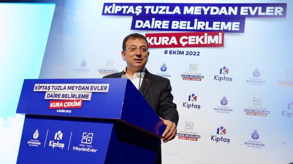 İmamoğlu: 'Aile vakıflarına verilen yerleri geri alabilmek için mahkemelerimiz sürüyor'