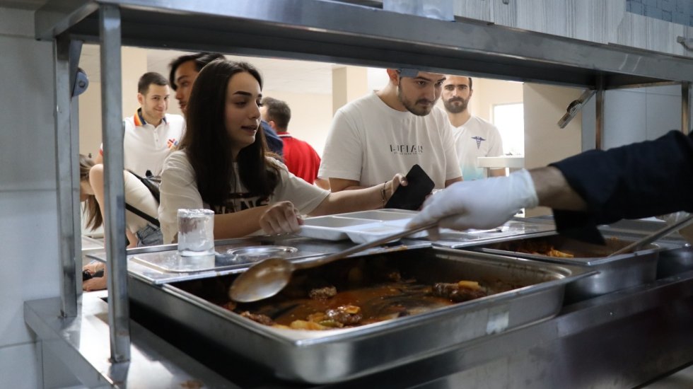 İzmit Belediyesi Aşevi&rsquo;nden sıcak sofralara uzanan yolculuk