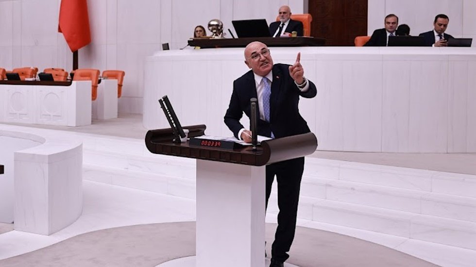 Mecliste, &ldquo;Senin gibi Bakanı cebimden &ccedil;ıkarırım&rdquo; tartışması