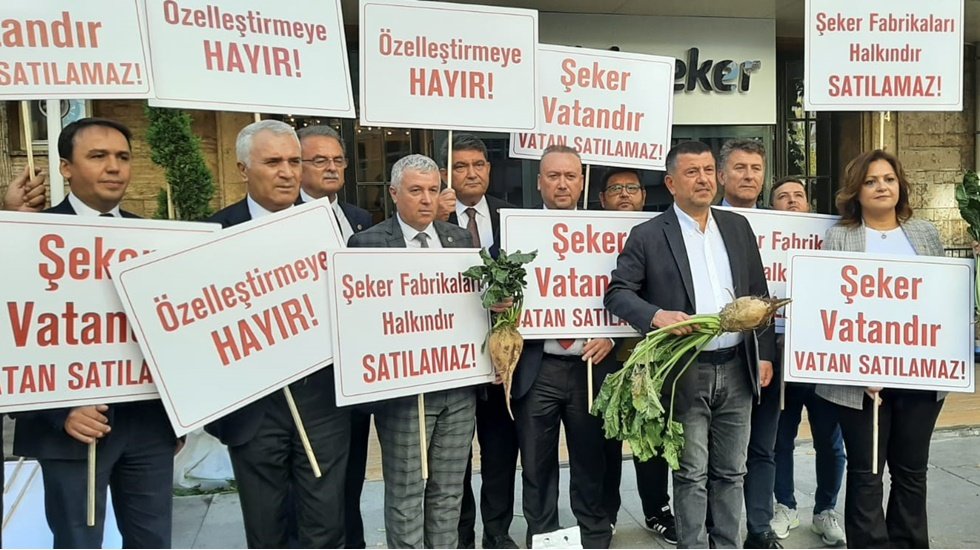 Paravan şirketlerle kamudan şekeri ucuza alıp vatandaşa pahalıya satıyorlar