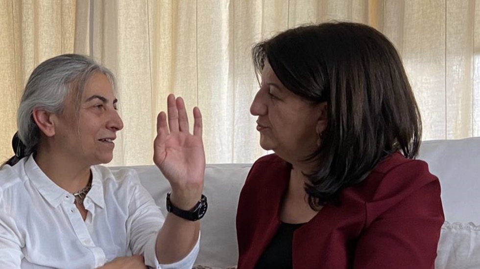 Pervin Buldan, hastalık nedeniyle tahliye edilen Aysel Tuğluk'u ziyaret etti