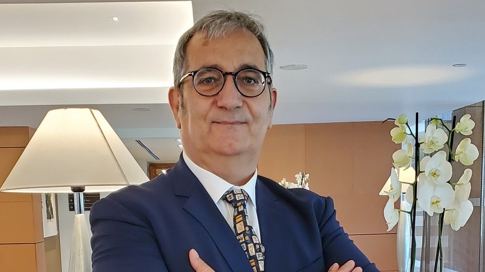 Prof. K&uuml;&ccedil;&uuml;k&ouml;zmen: &ldquo;Durarak ekonomik sorunlar &ccedil;&ouml;z&uuml;lmez&rdquo;