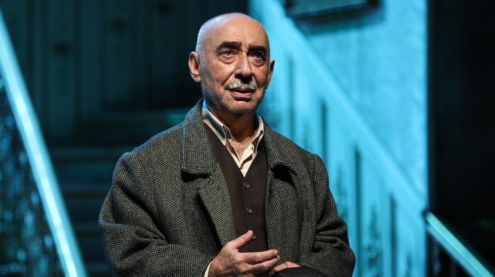 Şener Şen, "Bu yaşıma kadar öğrendiğim tek şey kötülerin her alanda hakim olduğu bir dünyada yaşıyor olmamız"