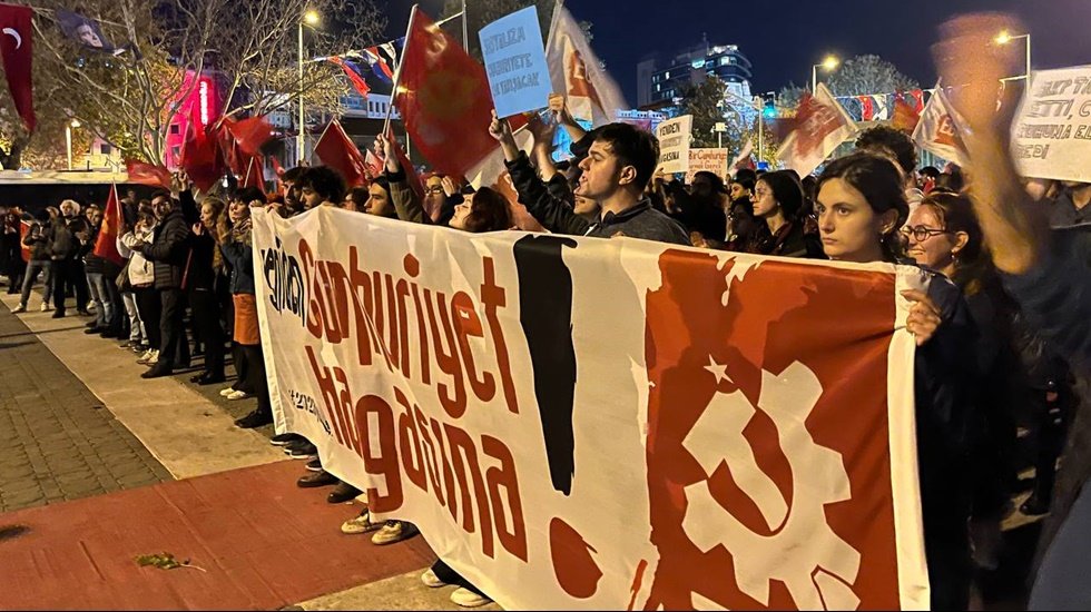 TKP: "Cumhuriyetin kurulduğu zeminini yok sayanlar karşısında&nbsp;kom&uuml;nistleri bulur"