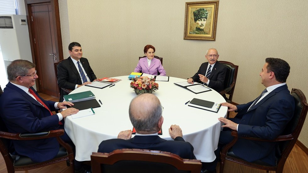 Toplantı sonrası 6 liderden peşpeşe paylaşımlar