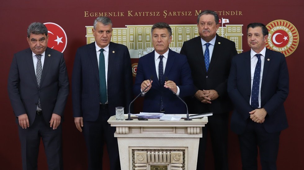&Uuml;lkenin b&uuml;t&uuml;n kaynaklarını kuruttular, gıda g&uuml;vencesi yabancılara teslim ettiler&hellip;