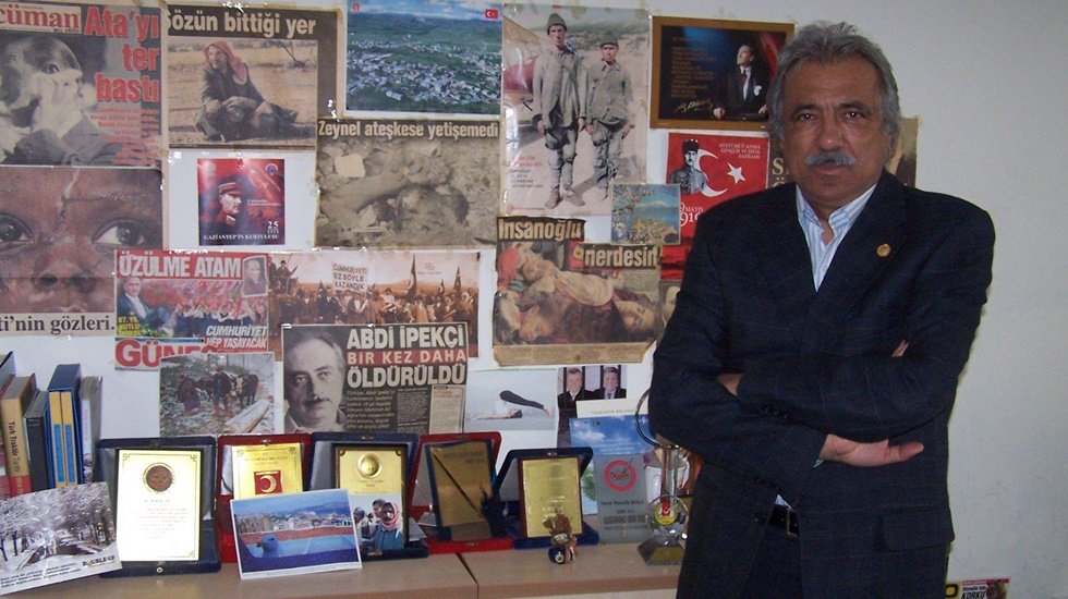 Yeni Soluk Gazetesi'nin Usta Kalemi Mustafa Dolu'ya Burhan Felek Basın Hizmet &Ouml;d&uuml;l