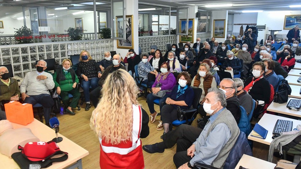 65 yaş &uuml;st&uuml; vatandaşlara &ldquo;İlk Yardım Farkındalık Semineri&rdquo;