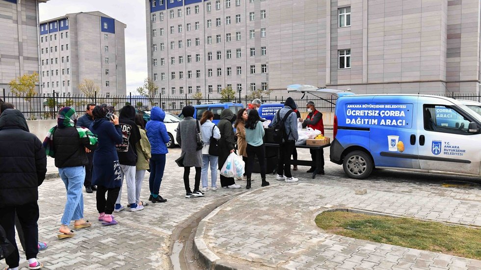 ABB&rsquo;nin &ouml;ğrencilere sıcak yemek ikram noktası 5&rsquo;e &ccedil;ıktı