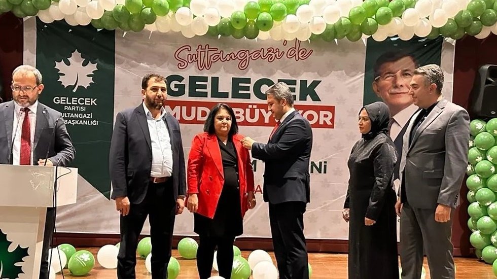 AKP'den kopanlar Gelecek Partisi&rsquo;ne katıldı&hellip;