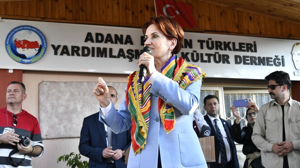 Akşener: "Bizi Suriye&rsquo;den gelen sığınmacılarla bir tutmaya kalkışanların elini kırarım"