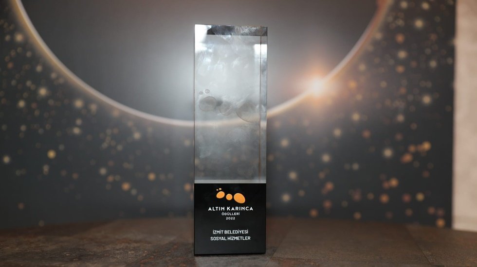 Alzheimer Yaşam Evi&rsquo;ne Altın Karınca &ouml;d&uuml;l&uuml;